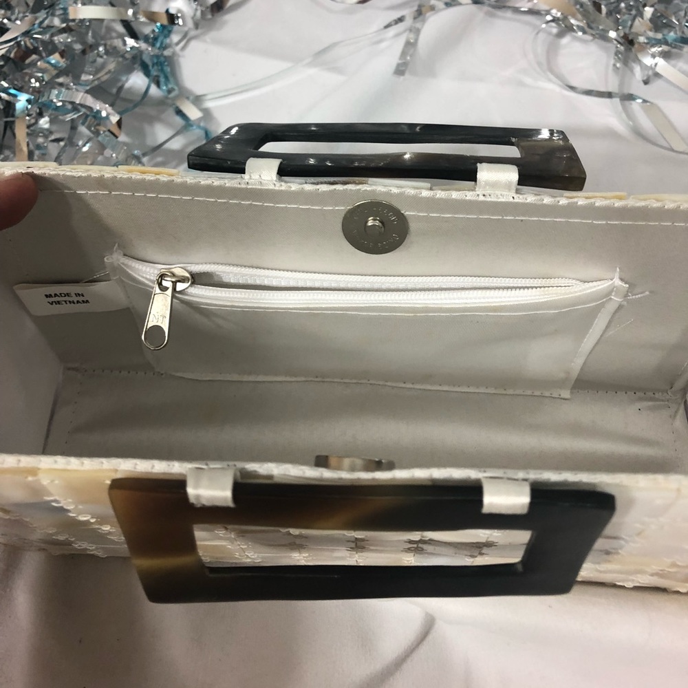 Purse - Picture 4 of 4